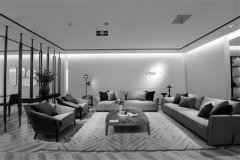 <strong>木门楼梯一条街：</strong>